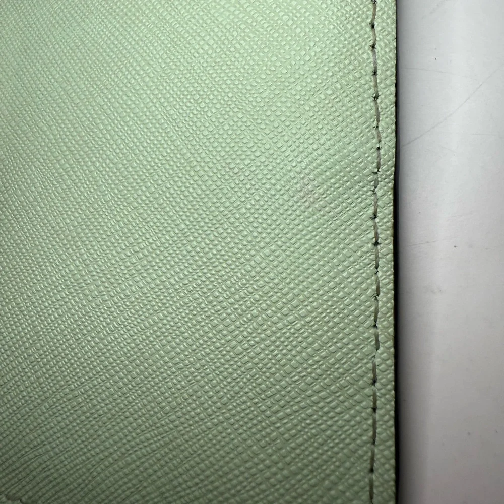 Kate Spade Mikas Pond Bee Wristlet Mint Mojito Green